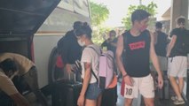 Un grupo de españoles en India recorren 1.500 km en autobús para volver a España