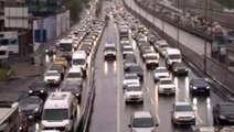 İstanbul'da trafik yoğunluğu yüzde 45 seviyelerine ulaştı