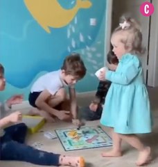 N'acceptez pas de verre d'eau de cette petite fille