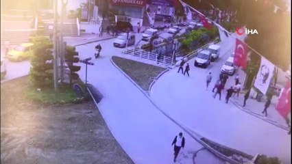 Kuşadası'nda meydan kavgası kamerada: 2 gözaltı