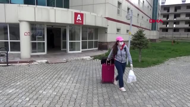 Ağrı'da karantina süreci tamamlanan 184 kişi memleketlerine uğurlandı