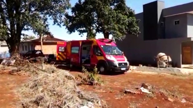 Homem fratura o antebraço ao cair de andaime no Bairro Floresta