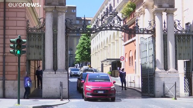 Quel diavolo del virus che non ci fa dire messa