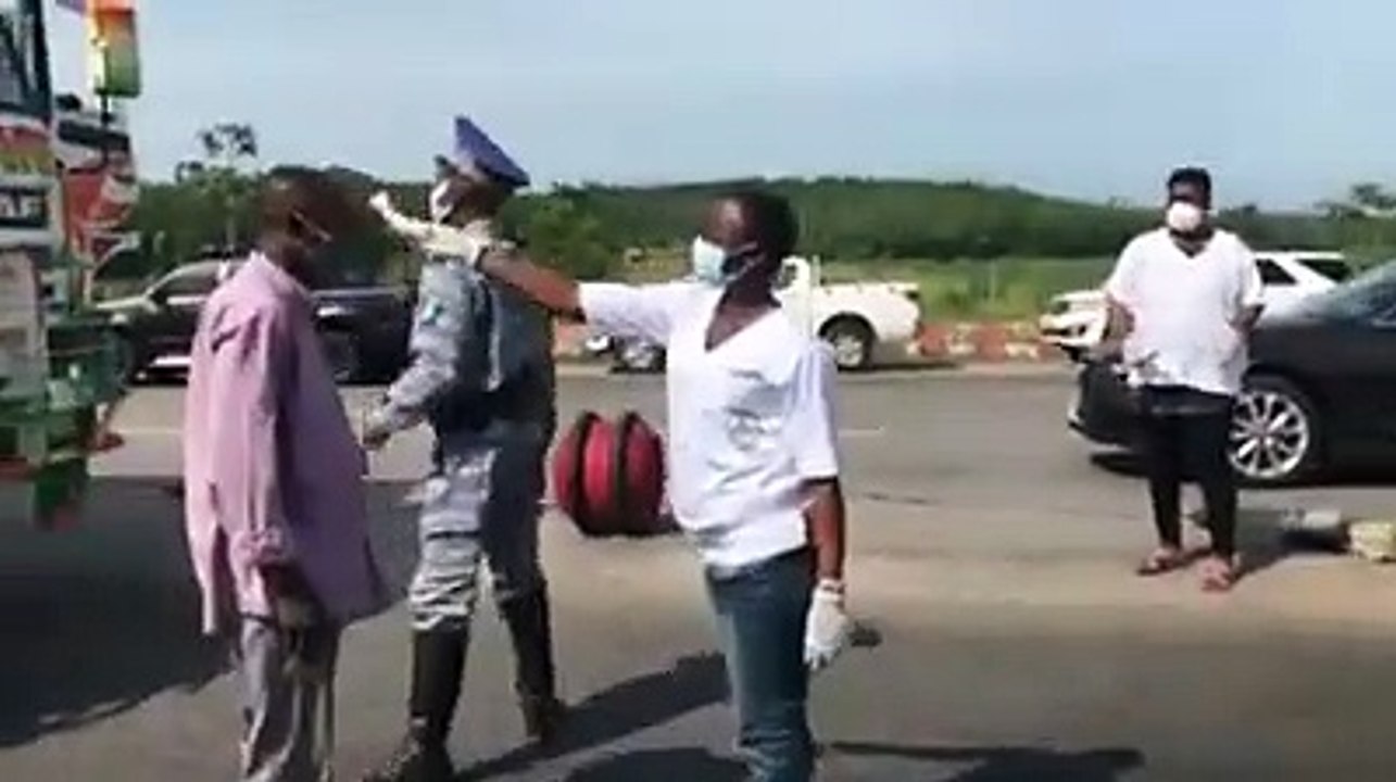 Covid19 - Visite de terrain du DG de la Police Nationale, Kouyaté Youssouf sur les corridors et point d’isolement du grand Abidjan (Attinguié, Irobo, Azaguié)