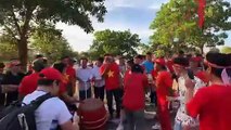Cổ động viên Việt Nam nhuộm đỏ sân vận động Quốc gia Lào