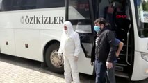 İZMİR-Suudi Arabistan'dan 169 Türk vatandaşı İzmir'e getirildi