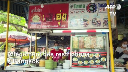 Coronavirus: restaurants et salons de coiffure rouvrent à Bangkok