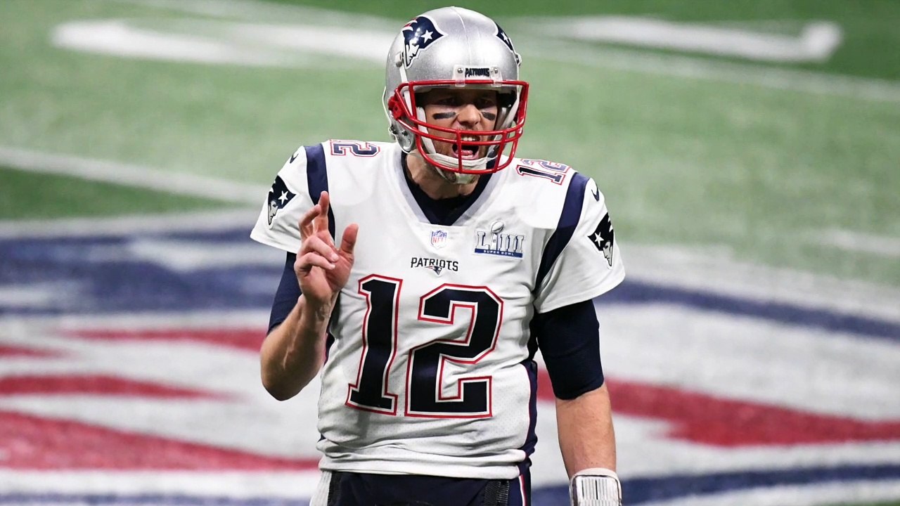 Redskins QB Dwayne Haskins Has A Mural Of Him, Tom Brady In His House