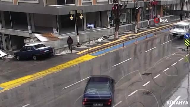 Aşırı hız ve dikkatsizlik kazalara davetiye çıkarttı... Mobese kazaları kamerada