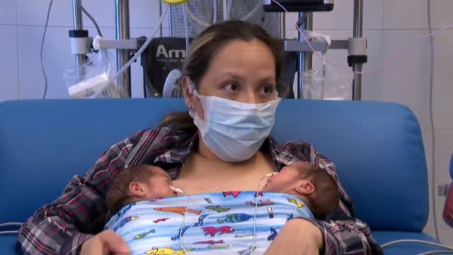 Una mujer da a luz estando sedada y cuando despierta no recuerda que estaba embarazada