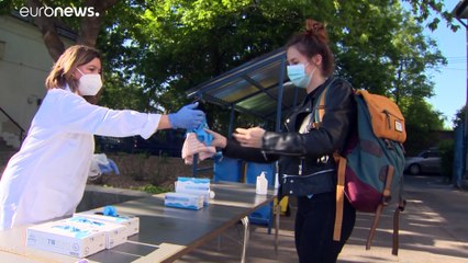 Венгрия в условиях пандемии проводит экзамены для выпускников школ