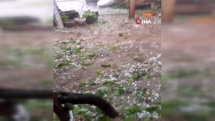 Antalya'ya ceviz büyüklüğünde dolu yağdı