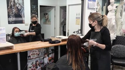 السلطات الإسبانية تبدأ بالتخفيف التدريجي من إجراءات حالة الطوارئ الصحية