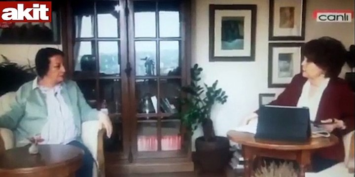 Bu kafa neyin kafası! Ayşenur Arslan baltayı taşa vurdu