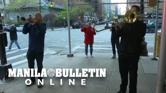 Broadway musicians play for healthcare workers outside New York hospital
