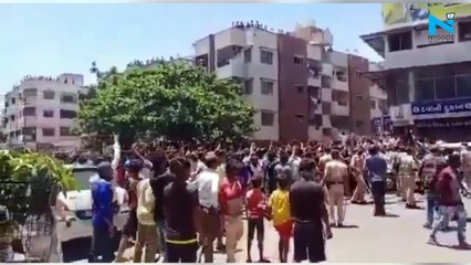 Migrant workers pelt stones at police in Surat