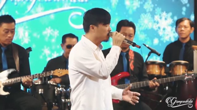 Nhạc Giáng Sinh Hải Ngoại Quang Lập - Tà Áo Đêm Noel [MV 4K]