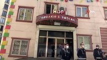 Evlat nöbetindeki aileler kısıtlamanın ardından HDP önüne koştu