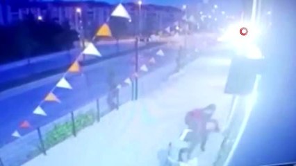 Koronayı dinlemediler, kepenkleri kırıp iş yerine böyle girdiler