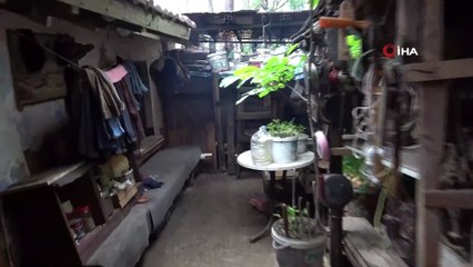 Yaşlı Adam Kaldığı Virane Evde Ölmemek İçin Yardım Bekliyor