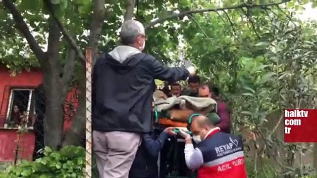 Ölüm orucunu sonlandıran Grup Yorum üyesi İbrahim Gökçek, hastaneye götürülüyor