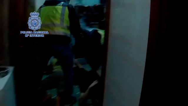 La Policía detiene a cinco miembros de un grupo dedicado al tráfico ilícito de personas