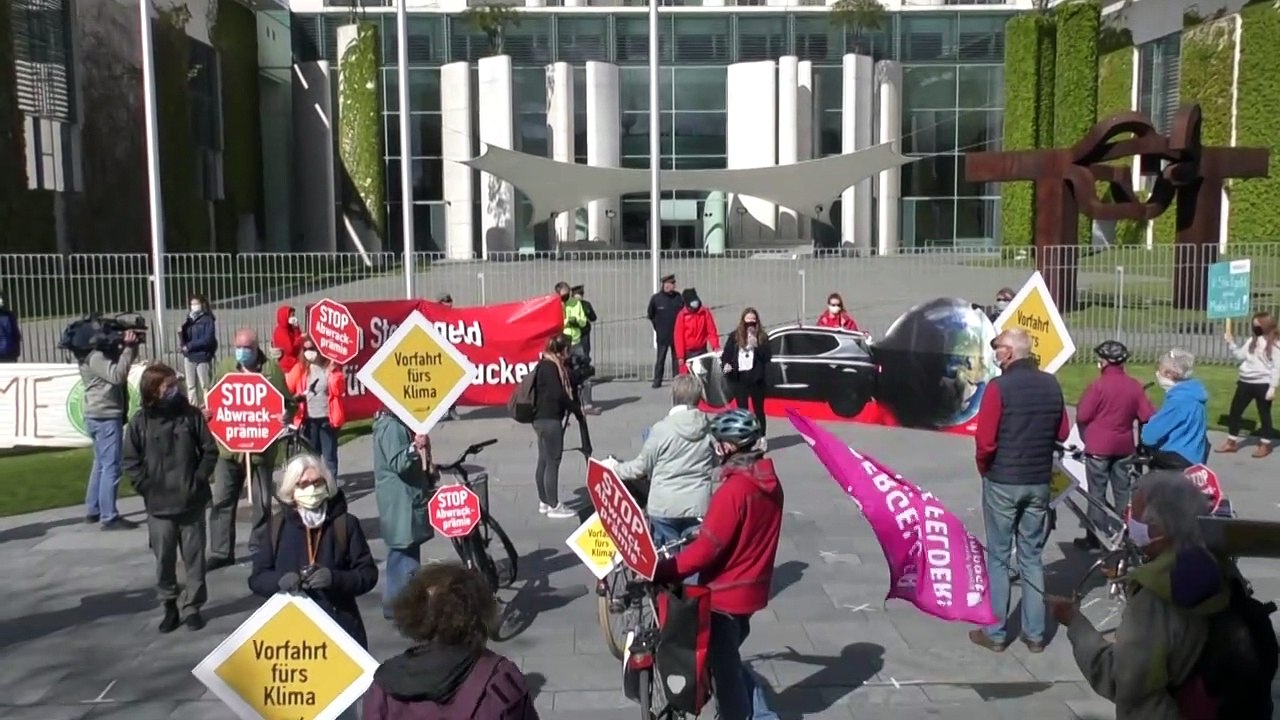 Klingel-Demo gegen Neuauflage der Abwrackprämie