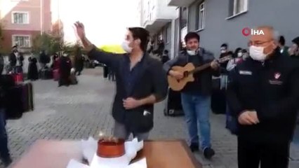 Tahliye sonrası çifte kutlama