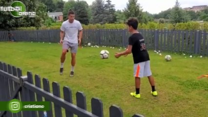 Cristiano Ronaldo antrenmanlarını oğlu ile birlikte yapıyor