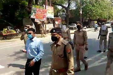 लॉक डाउन का अनुपालन  कराने हेतु SDM और CO सड़कों पर घूमे