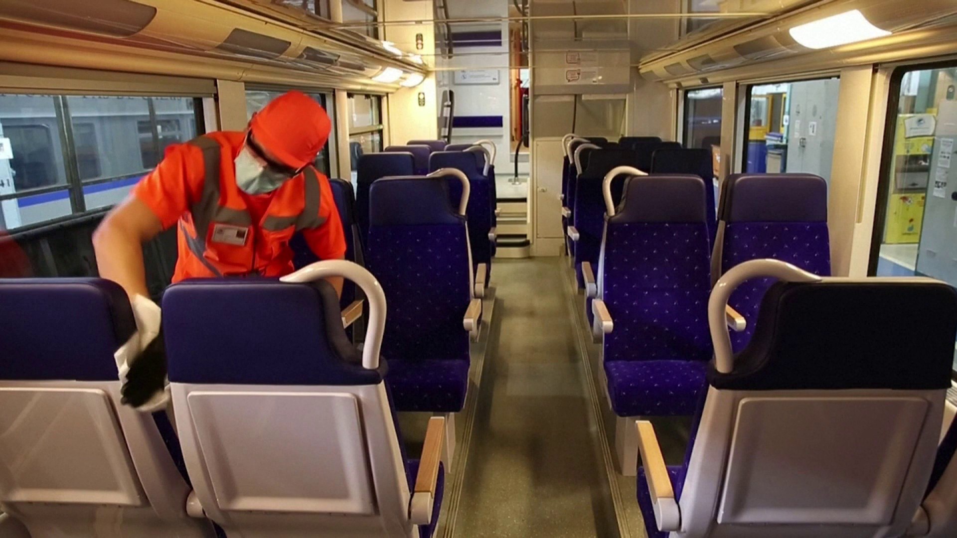 Lille: le nettoyage très minutieux des trains SNCF - Vidéo Dailymotion
