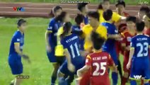 Màn hỗn chiến của các cầu thủ nữ Việt Nam trong trận bán kết giải VĐQG 2018