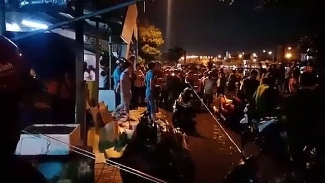 TP.HCM: 2 đối tượng dùng hung khí truy sát thanh niên tử vong trên đường phố