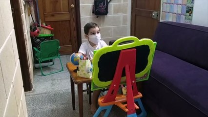 التلفزيون يحل محل المدرّسين في كوبا خلال فترة العزل