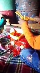 একবার দেখবেন ছেলেটা কি করে