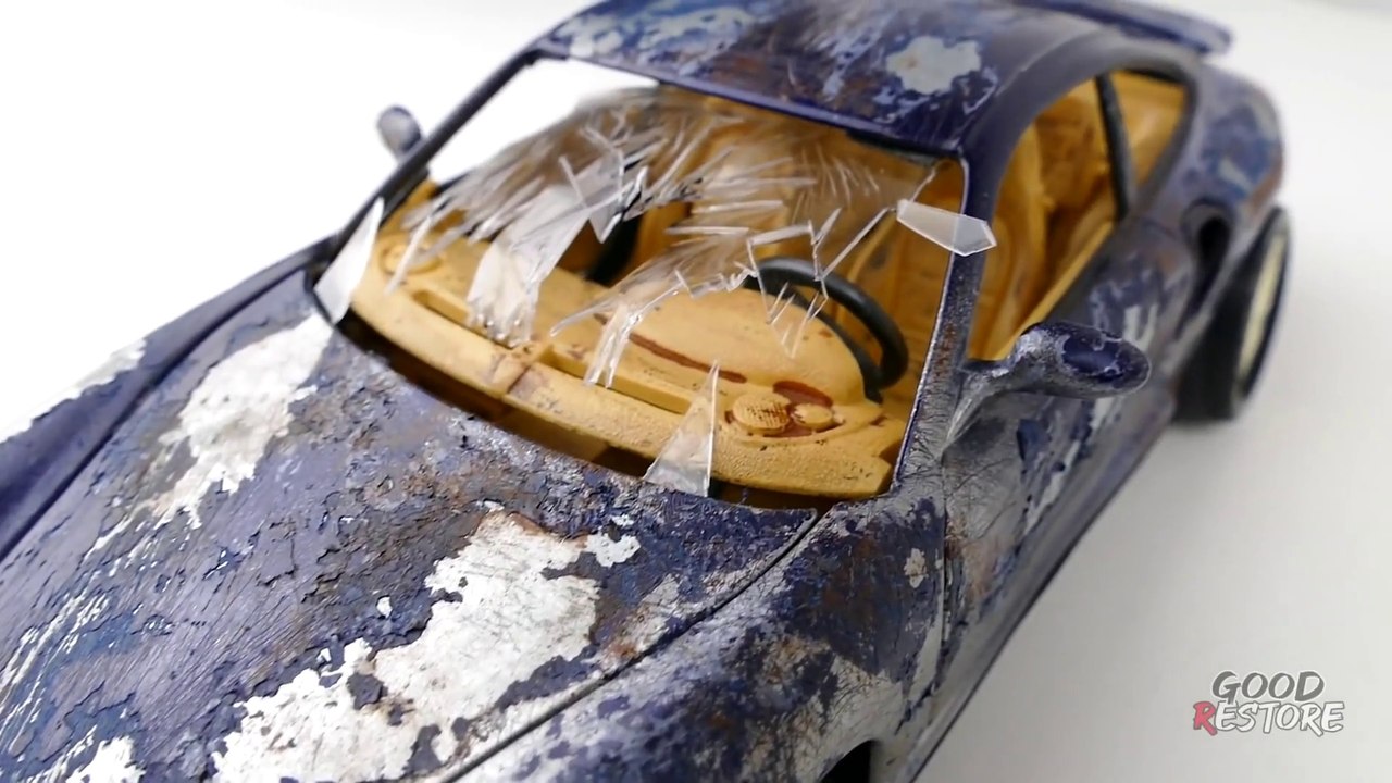Restoration abandoned Porsche 911 Turbo damaged Model Car