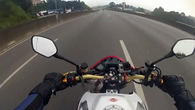 Acidente ! Suzuki GSX srad 1000 logo no inicio da serra BR-381 Fernão Dias ( 720 X 720 )