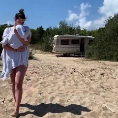 Θανάσης Πατριαρχέας - Βίβιαν Δράκου: Η βόλτα με τη τεσσάρων μηνών κόρη τους!