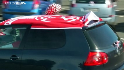 "Коронавирусная" автосвадьба за стеклом