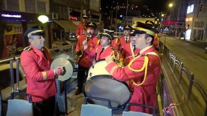 Amasya'da davul yerine bando konseri ile sahura kalkıyorlar