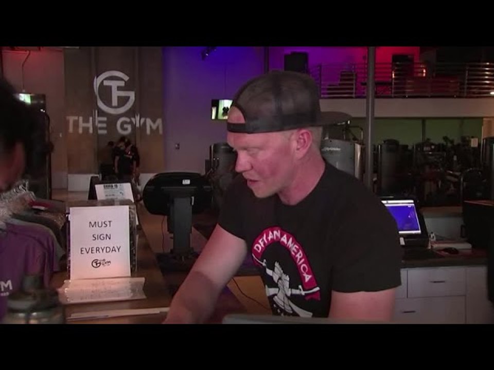 California owner reopens gym, defies stay-at-home orders