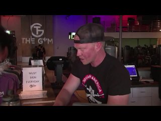 California owner reopens gym, defies stay-at-home orders
