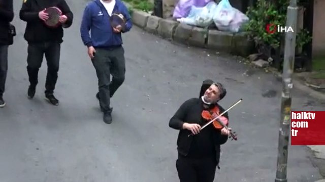 Şişli sokaklarında müzik şöleni: Yar saçların lüle lüle corona sana güle güle