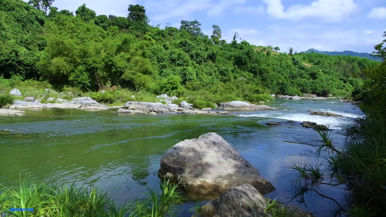 Sao Va Que Phong Waterfall Nghe An Vietnam