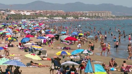 Video herunterladen: La llegada de turistas extranjeros a España se hunde un 64,3% en marzo