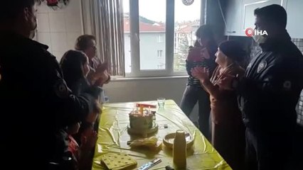 Anneannesinden torununa doğum günü sürprizi