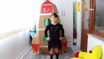 Kızı evde sıkılmasın diye balkonu 'uzay istasyonuna' çevirdi