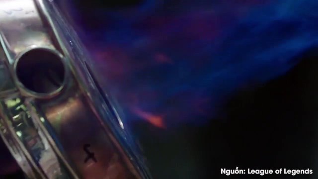 Những sự thật về chiếc cúp được trao trong trận chung kết LMHT – Nặng 32kg, cần đến 5 người khiêng