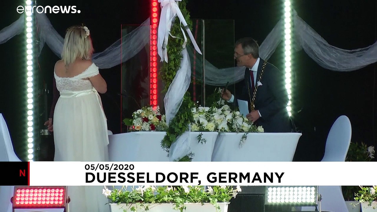 Hochzeit im Düsseldorfer Autokino - Ja-Wort trotz Coronakrise