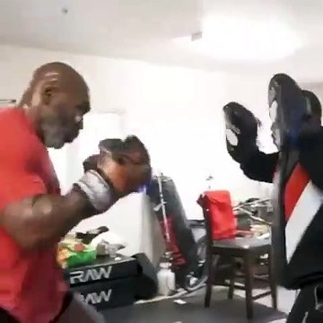 Mike Tyson aterroriza a su nuevo entrenador: Cuando sentí su mano derecha pensé que iba a morir